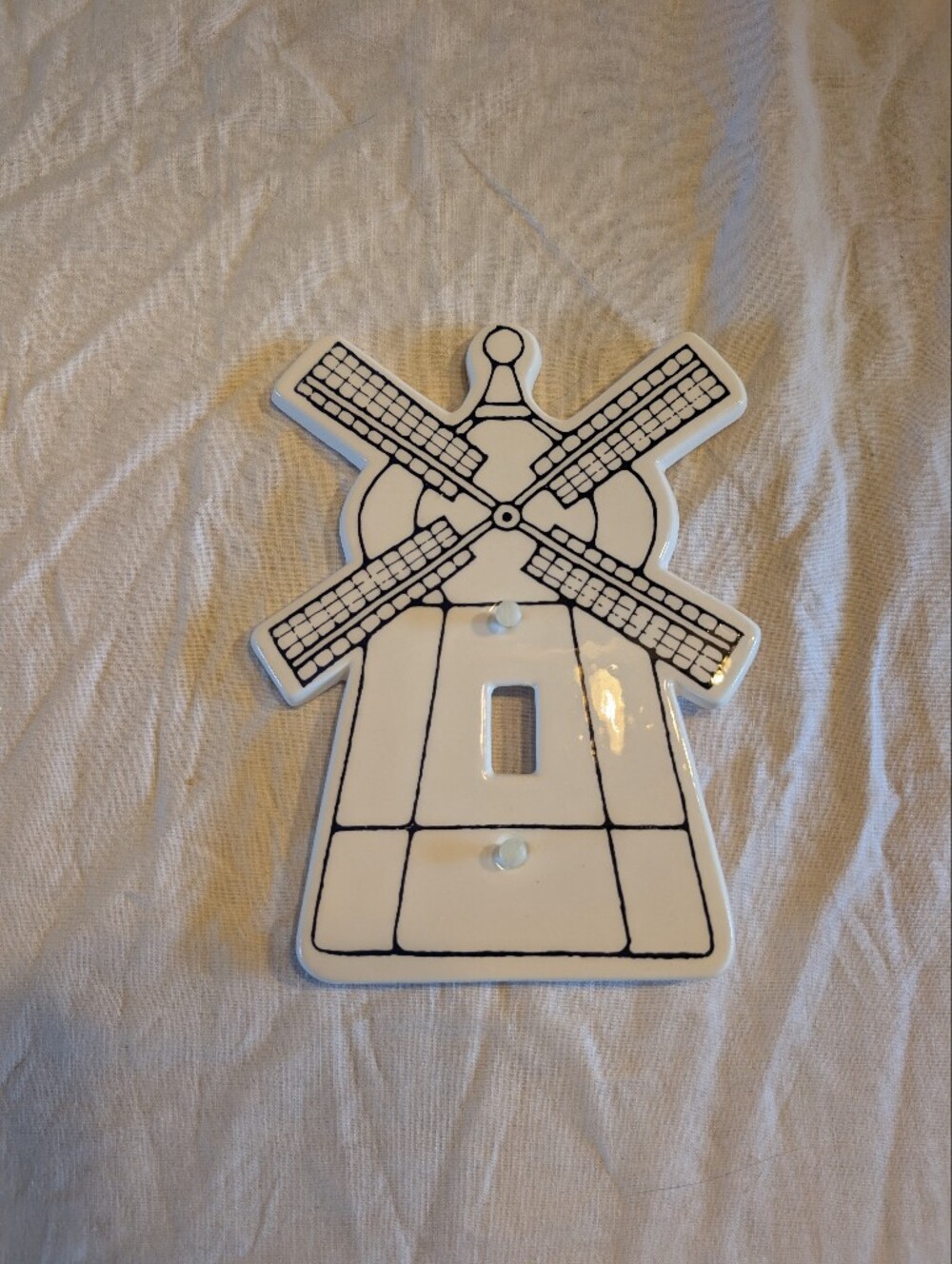 2/30$ Vintage White & Black Ceramic Windmill Light Switch Plate